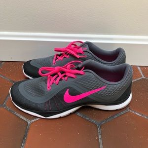 NEW Nike athletic sneakers